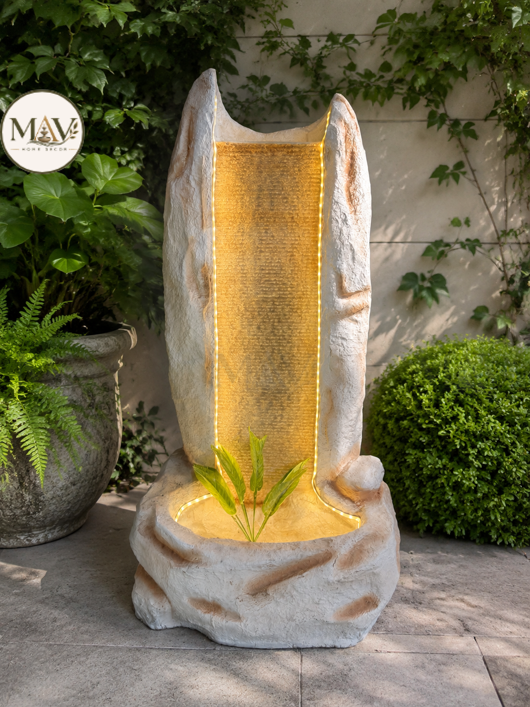70e1e1d9-4a17-4878-9df8-cb875379de77 Narural flow fountain - Image 1